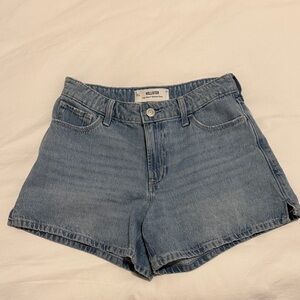 Hollister High-Rise 5” Relaxed Short - Size 4/27